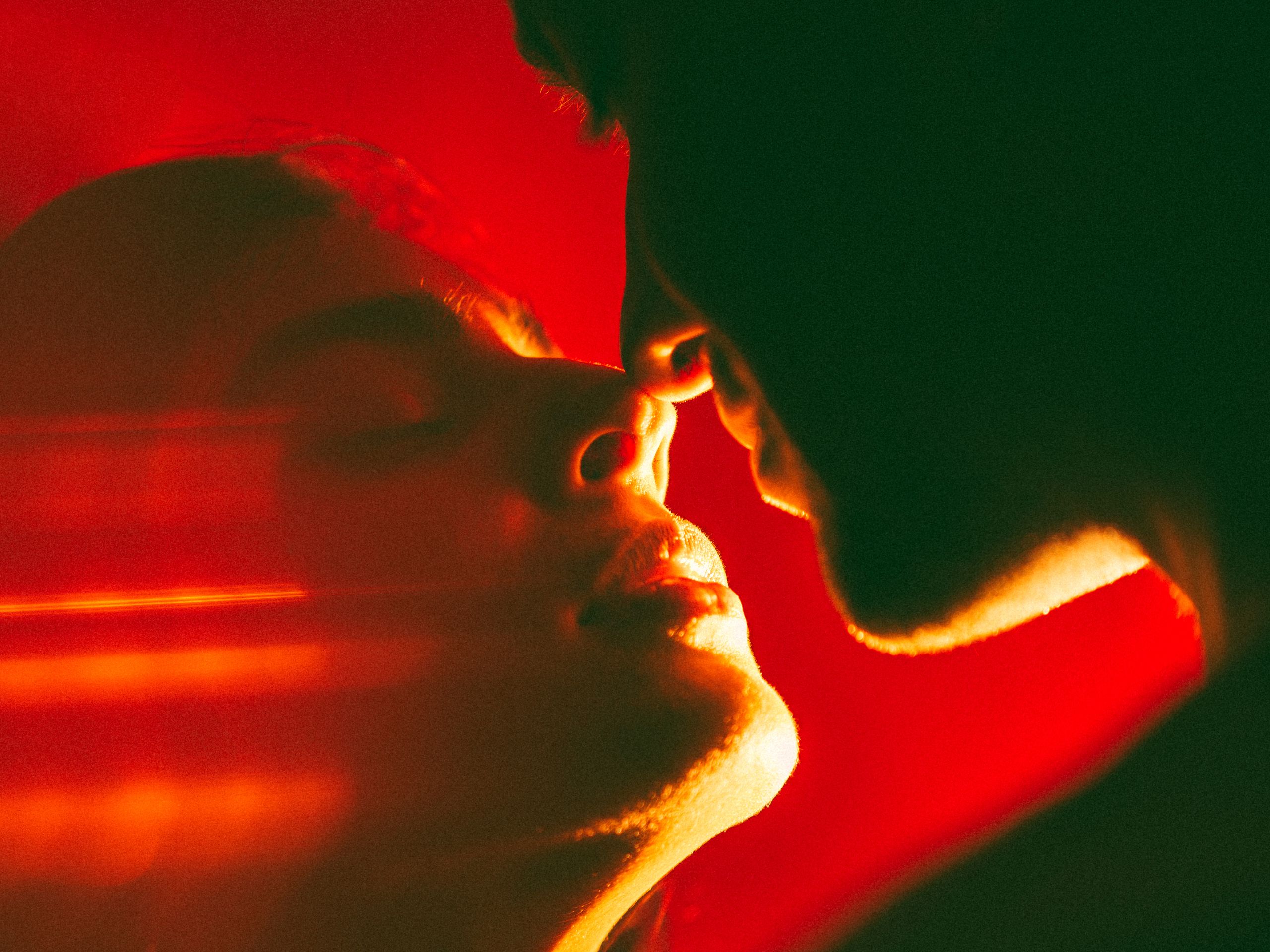 how to be a good kisser